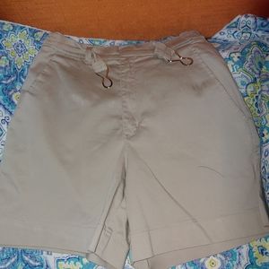 Gloria Vanderbilt shorts